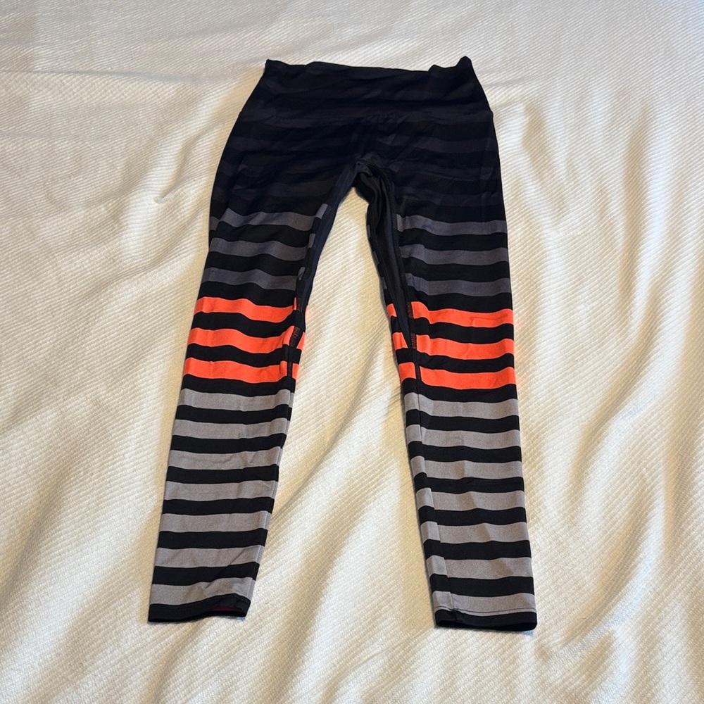 K-DEER Women’s Leggings with Black, Gray, and Orange Stripes